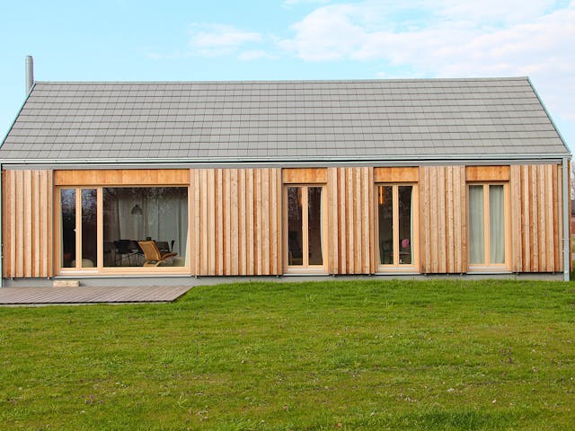 Fertighaus Haus Meyer von Gebrüder Noack Holzbau Schlüsselfertig ab 310000€, Bungalow Außenansicht 1 Fertighaus Haus Meyer von Gebrüder Noack Holzbau Schlüsselfertig ab 310000€, Bungalow Außenansicht 1