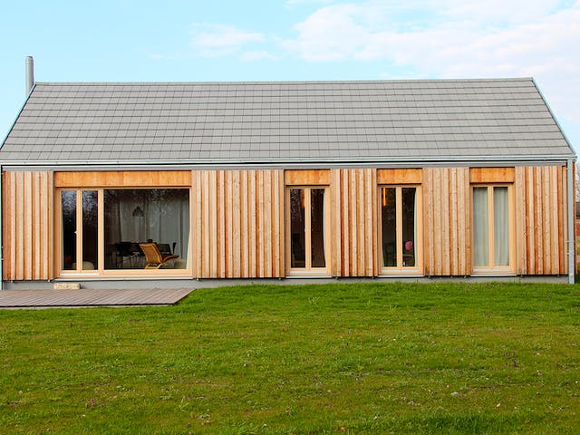 Fertighaus Haus Meyer von Gebrüder Noack Holzbau Schlüsselfertig ab 310000€, Bungalow Außenansicht 1