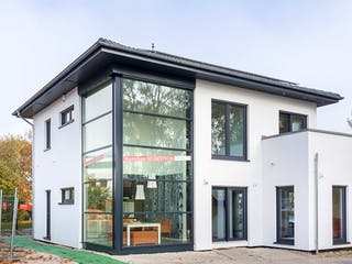 Fertighaus Musterhaus Ingolstadt von OKAL Haus Schlüsselfertig ab 407900€, Stadtvilla Außenansicht 3