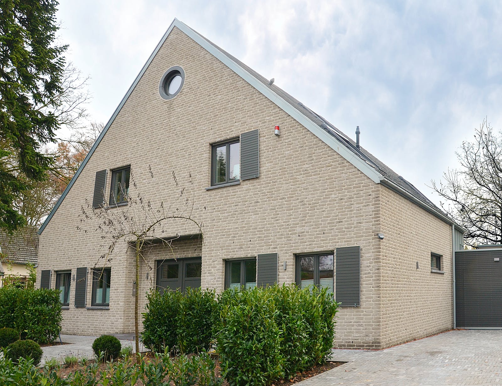 Fertighaus Lichthaus von petershaus, Satteldach-Klassiker Außenansicht 1