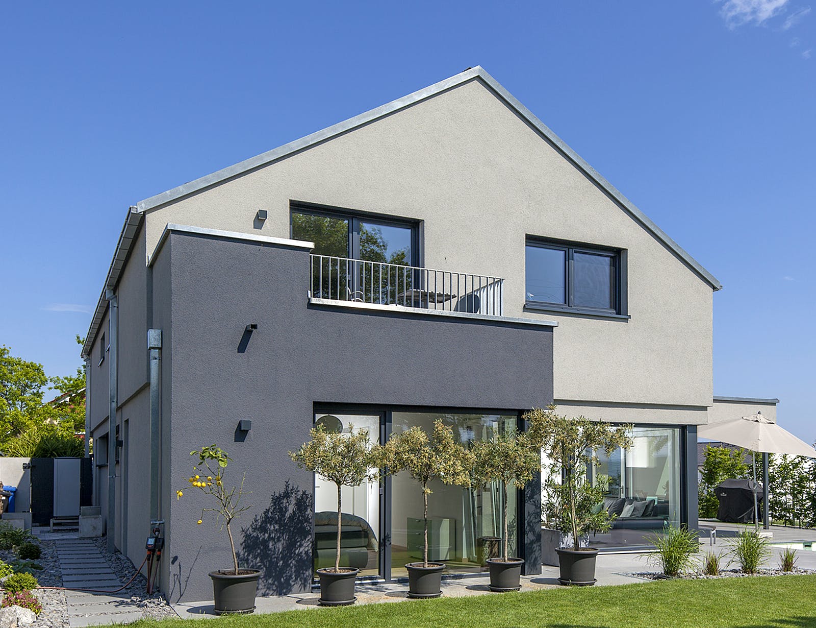 Massivhaus Achenbach von Plan-Concept Massivhaus, Satteldach-Klassiker Außenansicht 1