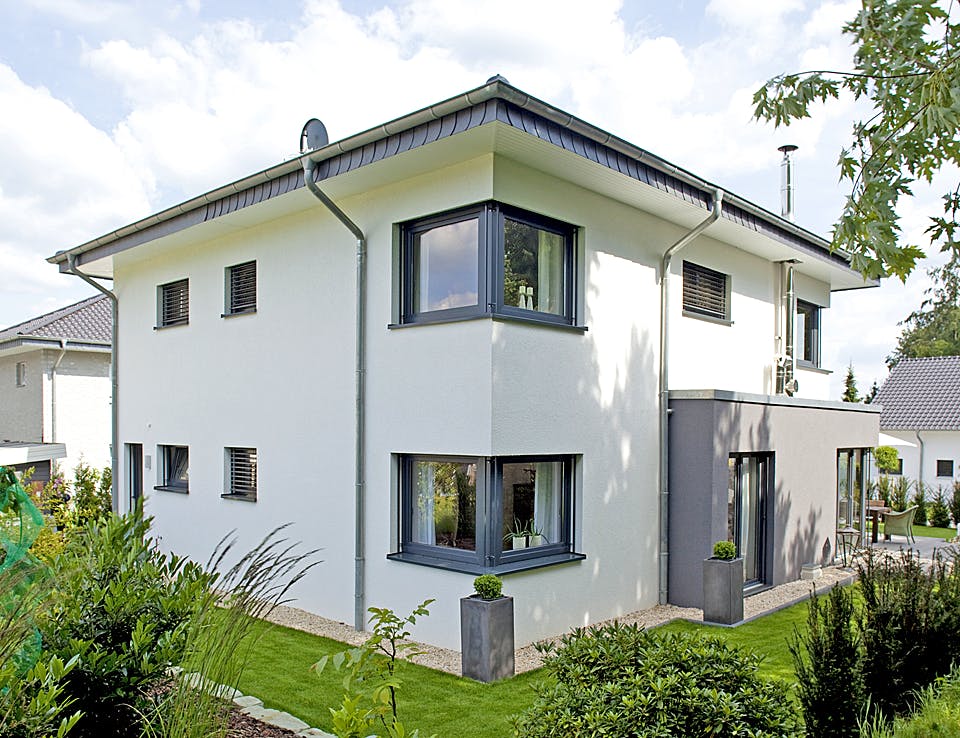 Massivhaus Freiberger von Plan-Concept Massivhaus, Stadtvilla Außenansicht 2