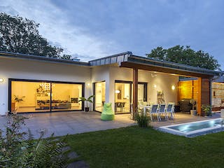 Massivhaus Glasmacher von Plan-Concept Massivhaus, Bungalow Außenansicht 3