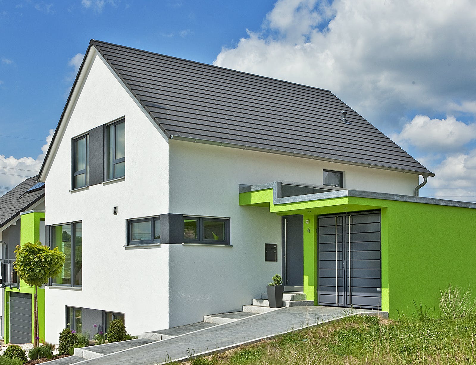 Massivhaus Thiel von Plan-Concept Massivhaus, Satteldach-Klassiker Außenansicht 1
