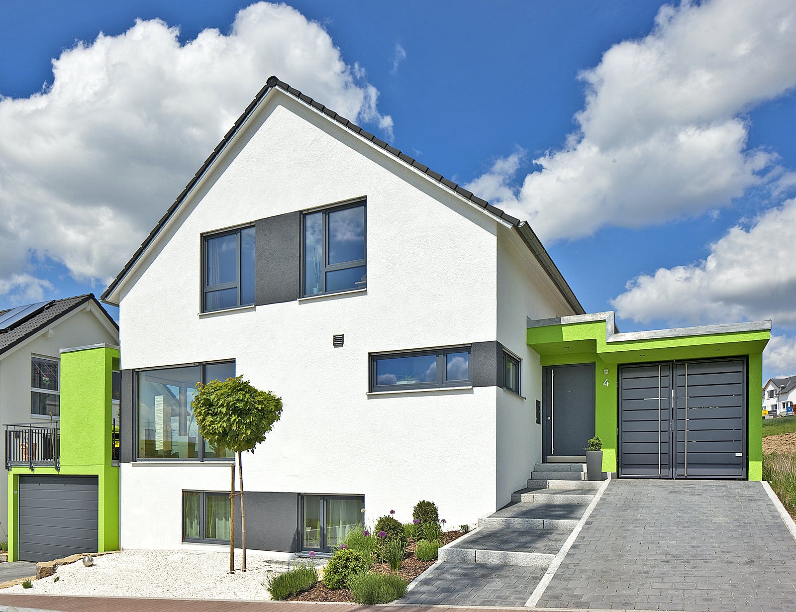Massivhaus Thiel von Plan-Concept Massivhaus, Satteldach-Klassiker Außenansicht 2