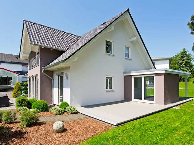 Fertighaus Neunkhausen von Fingerhut Haus Schlüsselfertig ab 446938€, Satteldach-Klassiker Außenansicht 2