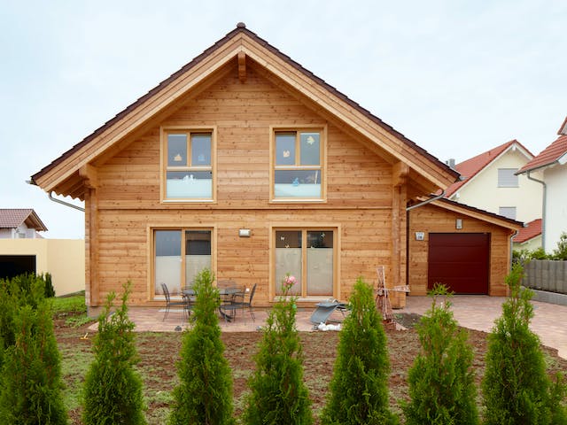Blockhaus Rappenau von Rems-Murr-Holzhaus Schlüsselfertig ab 495000€, Blockhaus Außenansicht 2