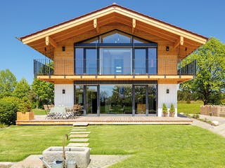 Fertighaus Liesl von Regnauer Hausbau Schlüsselfertig ab 609345€, Satteldach-Klassiker Außenansicht 1