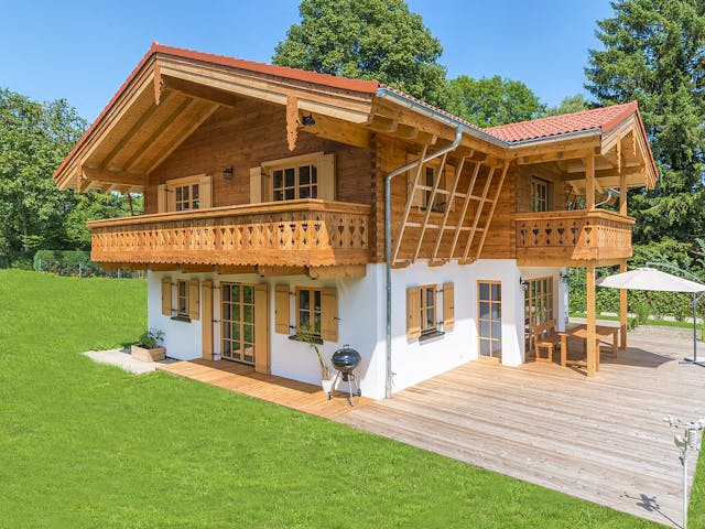 Blockhaus Chiemsee von Rems-Murr-Holzhaus Ausbauhaus ab 397540€, Blockhaus Außenansicht 1 Blockhaus Chiemsee von Rems-Murr-Holzhaus Ausbauhaus ab 397540€, Blockhaus Außenansicht 1