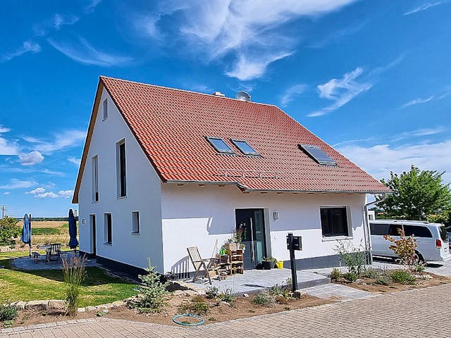 Massivhaus Silva von R+S Immobilien Schlüsselfertig ab 426000€, Satteldach-Klassiker Außenansicht 1