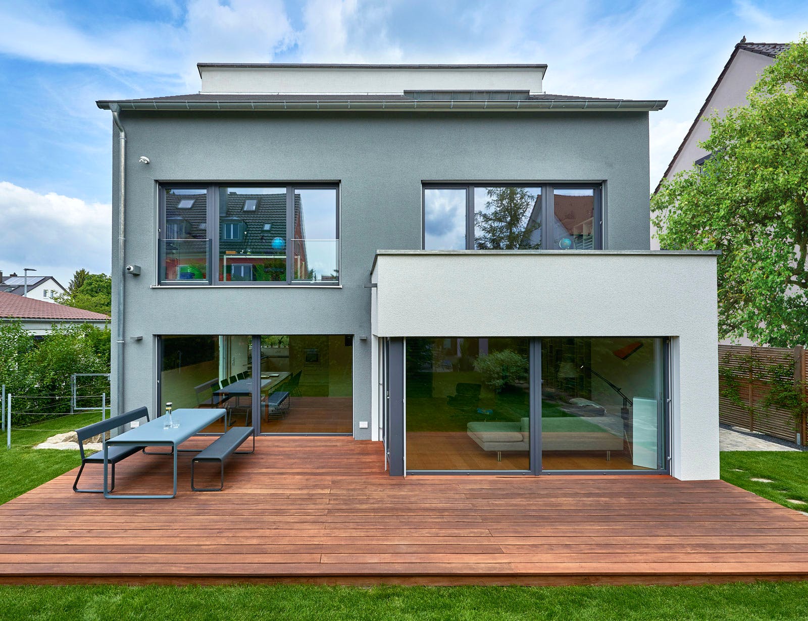 Fertighaus Haus Schulz von Fertighaus WEISS Schlüsselfertig ab 599000€, Pultdachhaus Außenansicht 1