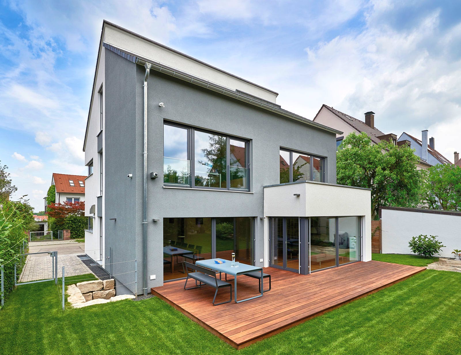 Fertighaus Haus Schulz von Fertighaus WEISS Schlüsselfertig ab 599000€, Pultdachhaus Außenansicht 2