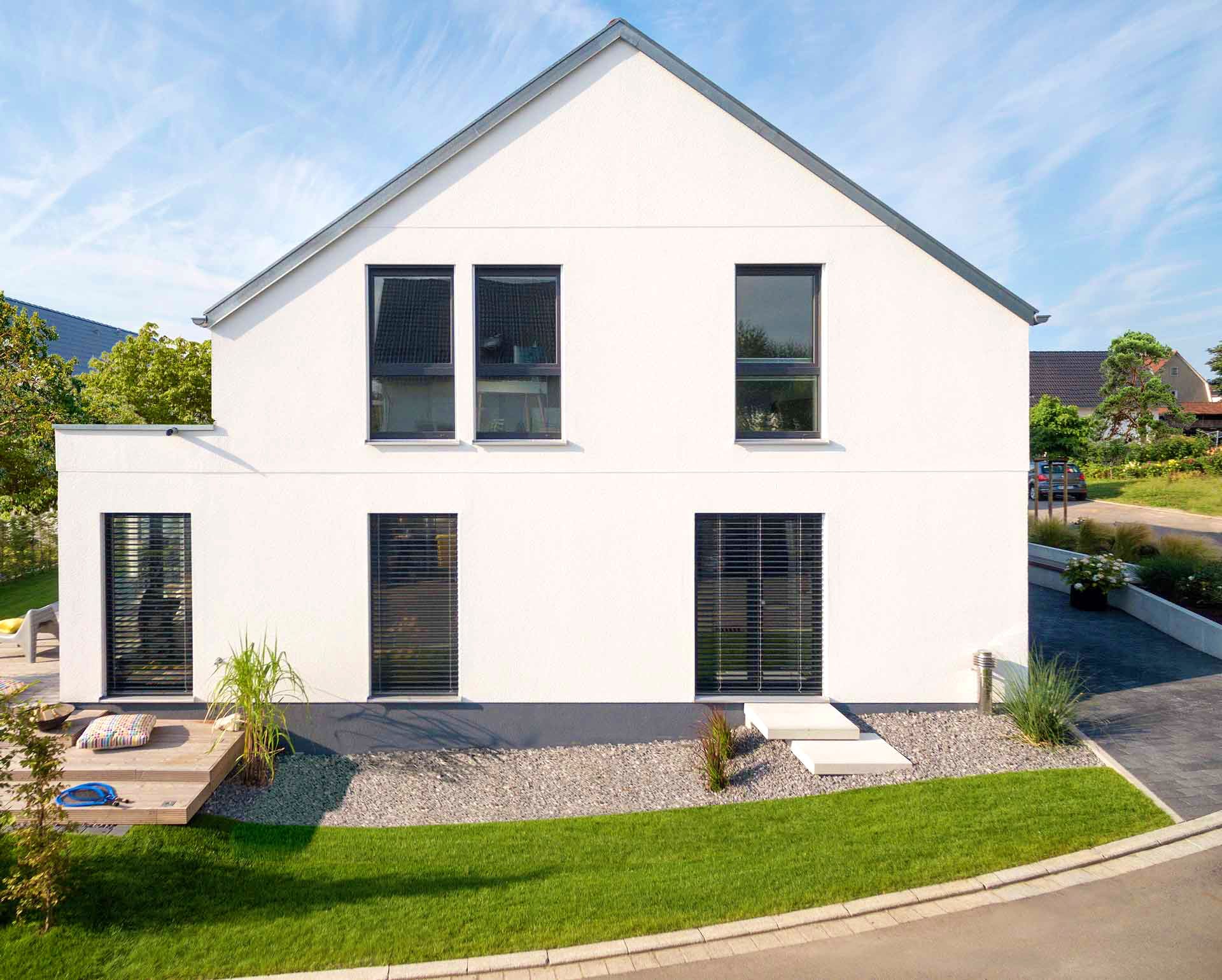 Fertighaus E 15-158.3 - Modernes Satteldachhaus von SchwörerHaus Schlüsselfertig ab 413600€, Außenansicht 2