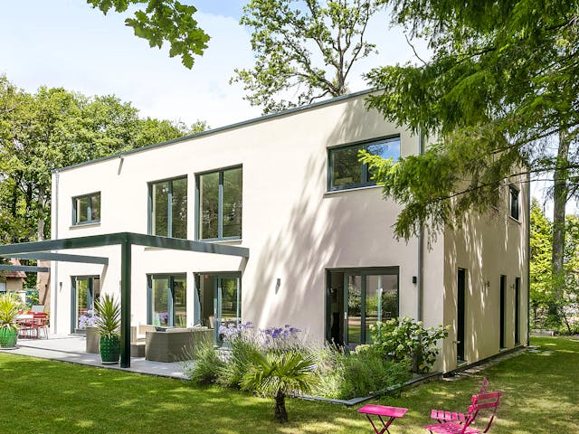 Fertighaus E 20-220.1 - Moderne Villa mit Flachdach von SchwörerHaus Schlüsselfertig ab 620694€, Cubushaus Außenansicht 1