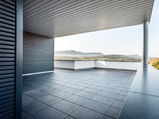 Fertighaus E 20-222.1 - Villa in Hanglage von SchwörerHaus Schlüsselfertig ab 1031805€, Cubushaus Außenansicht 5