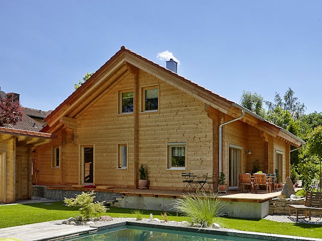 Blockhaus Siglingen von Rems-Murr-Holzhaus Ausbauhaus ab 274728€, Satteldach-Klassiker Außenansicht 1 Blockhaus Siglingen von Rems-Murr-Holzhaus Ausbauhaus ab 274728€, Satteldach-Klassiker Außenansicht 1