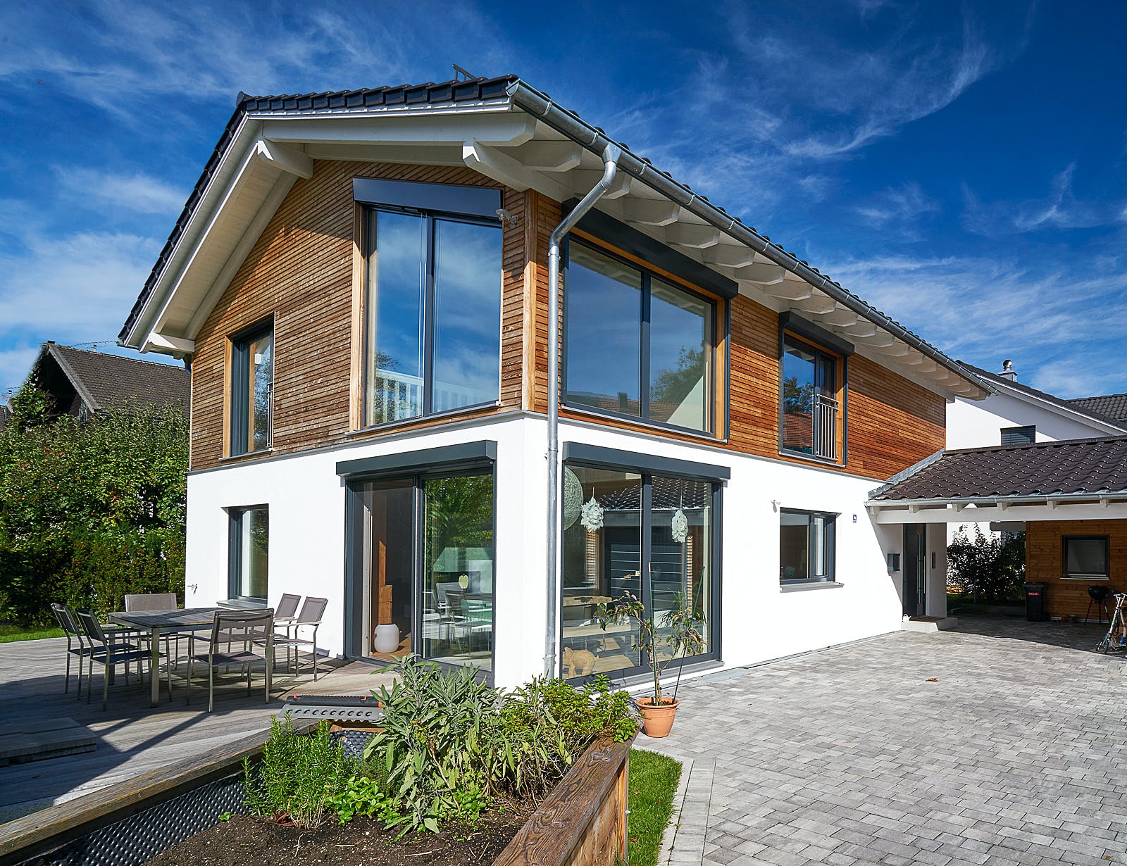 Fertighaus Kundenhaus Severin von Sonnleitner Holzbau, Satteldach-Klassiker Außenansicht 1