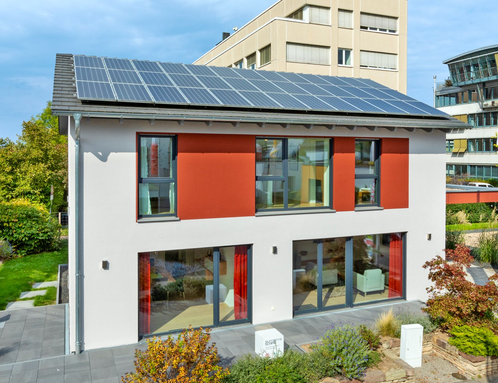 Fertighaus Musterhaus Fellbach von TALBAU-Haus Schlüsselfertig ab 543000€, Satteldach-Klassiker Außenansicht 2