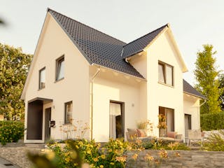 Massivhaus Lichthaus 152 von Town & Country Haus Deutschland Schlüsselfertig ab 272990€, Satteldach-Klassiker Außenansicht 2