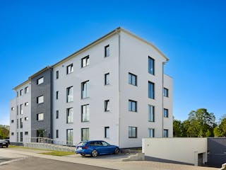 Fertighaus Mehrfamilienhaus mit 14 Einheiten von WeberHaus - Mehrfamilienhäuser, Satteldach-Klassiker Außenansicht 1