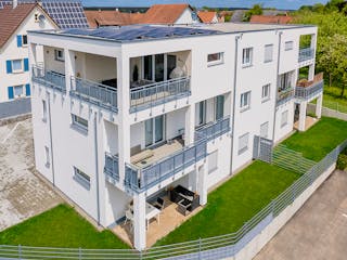 Fertighaus Mehrfamilienhaus mit 6 Wohnungen in Holzfertigbauweise von WeberHaus - Mehrfamilienhäuser, Außenansicht 3