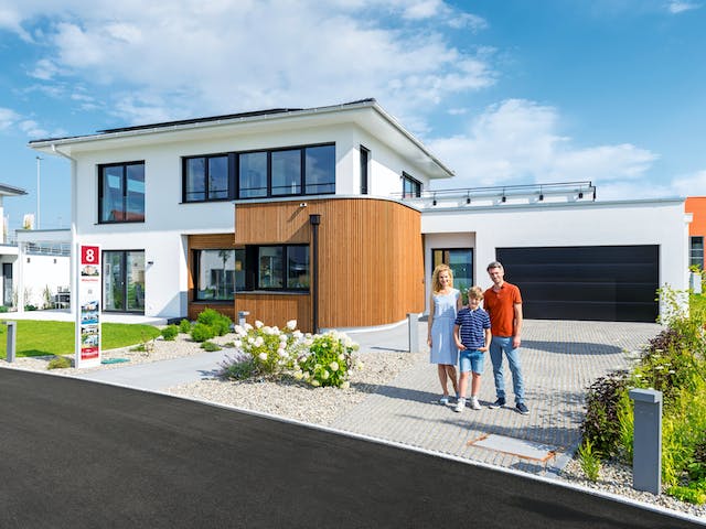 Fertighaus Ausstellungshaus Günzburg von WeberHaus Schlüsselfertig ab 525000€, Stadtvilla Außenansicht 2