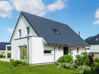 Fertighaus Kundenhaus Herse Balance 300 von WeberHaus Schlüsselfertig ab 372390€, Satteldach-Klassiker Außenansicht 3