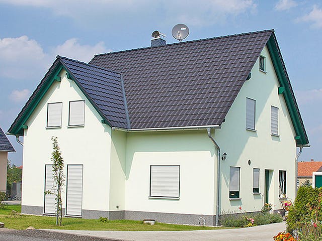 Massivhaus Einfamilienhaus 325 von WEIOTT-Massiv-Haus, Satteldach-Klassiker Außenansicht 1