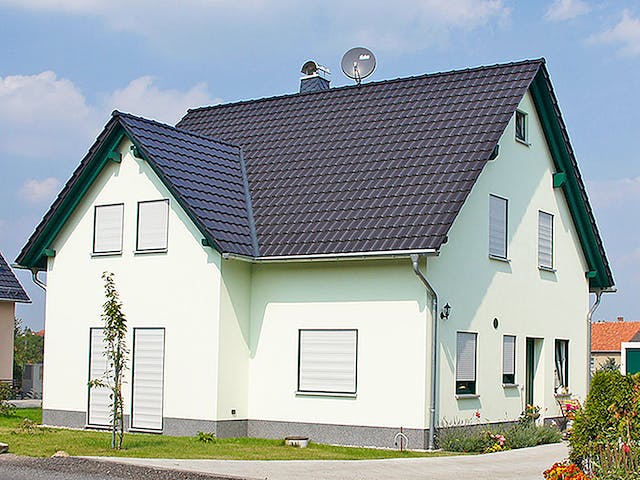 Massivhaus Einfamilienhaus 325 von WEIOTT-Massiv-Haus, Satteldach-Klassiker Außenansicht 1