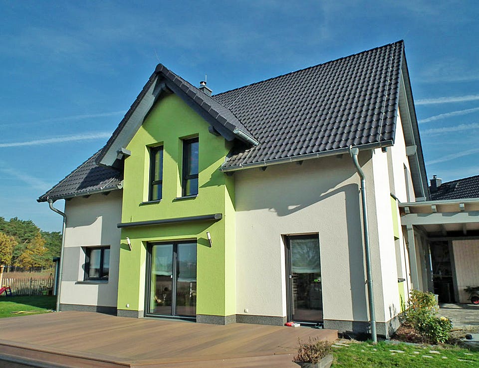 Massivhaus Einfamilienhaus 376 von WEIOTT-Massiv-Haus, Satteldach-Klassiker Außenansicht 2