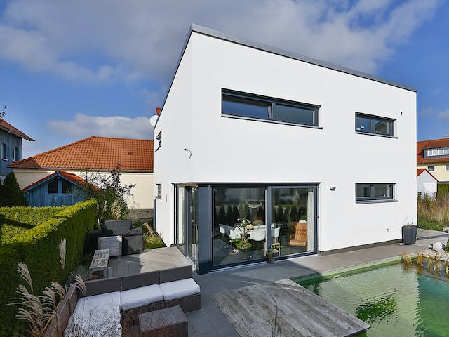 Fertighaus Haus LB von Weizenegger Schlüsselfertig ab 430000€, Pultdachhaus Außenansicht 2