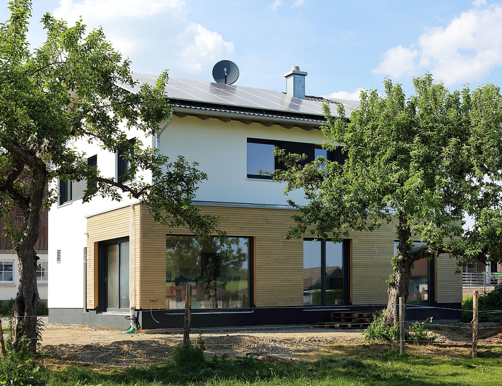 Fertighaus Haus SO von Weizenegger Schlüsselfertig ab 430000€, Satteldach-Klassiker Außenansicht 2