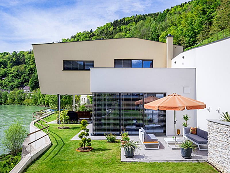 Designerhaus mit Flachdachanbau von Aust-Wimberger