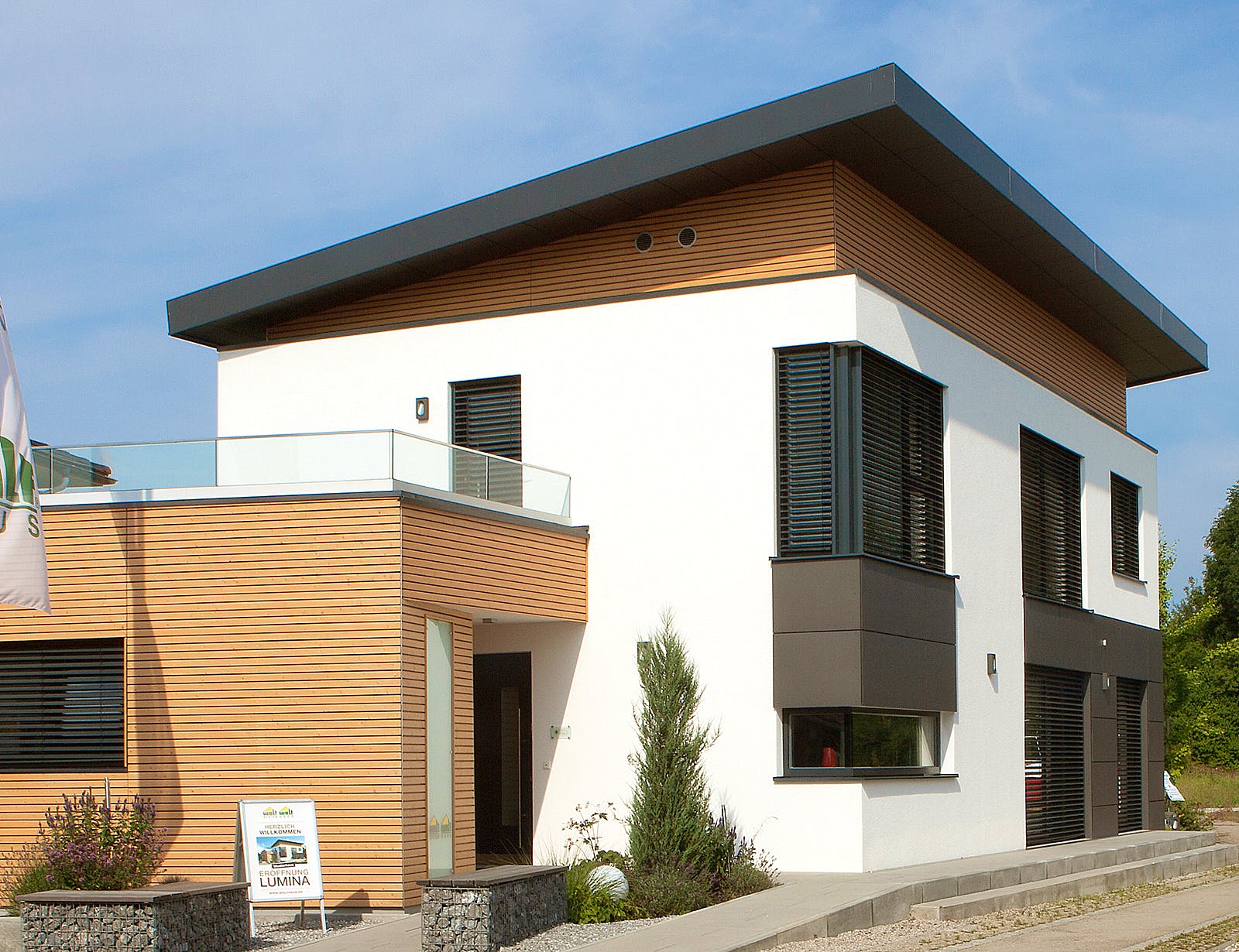 Fertighaus Musterhaus Poing von Wolf System, Pultdachhaus Außenansicht 2