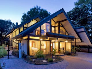 Modernes Fachwerkhaus mit Glas