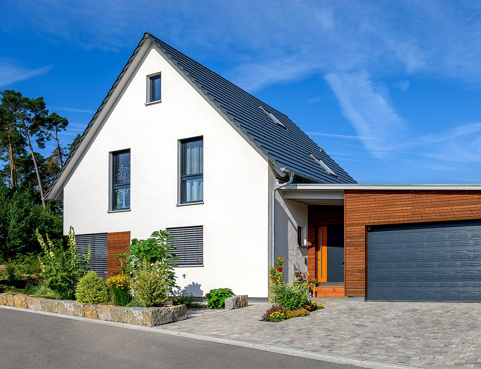 Fertighaus Einfamilienhaus Satteldach mit Doppelgarage Var. 2 von Ziegler Haus Schlüsselfertig ab 270000€, Außenansicht 1