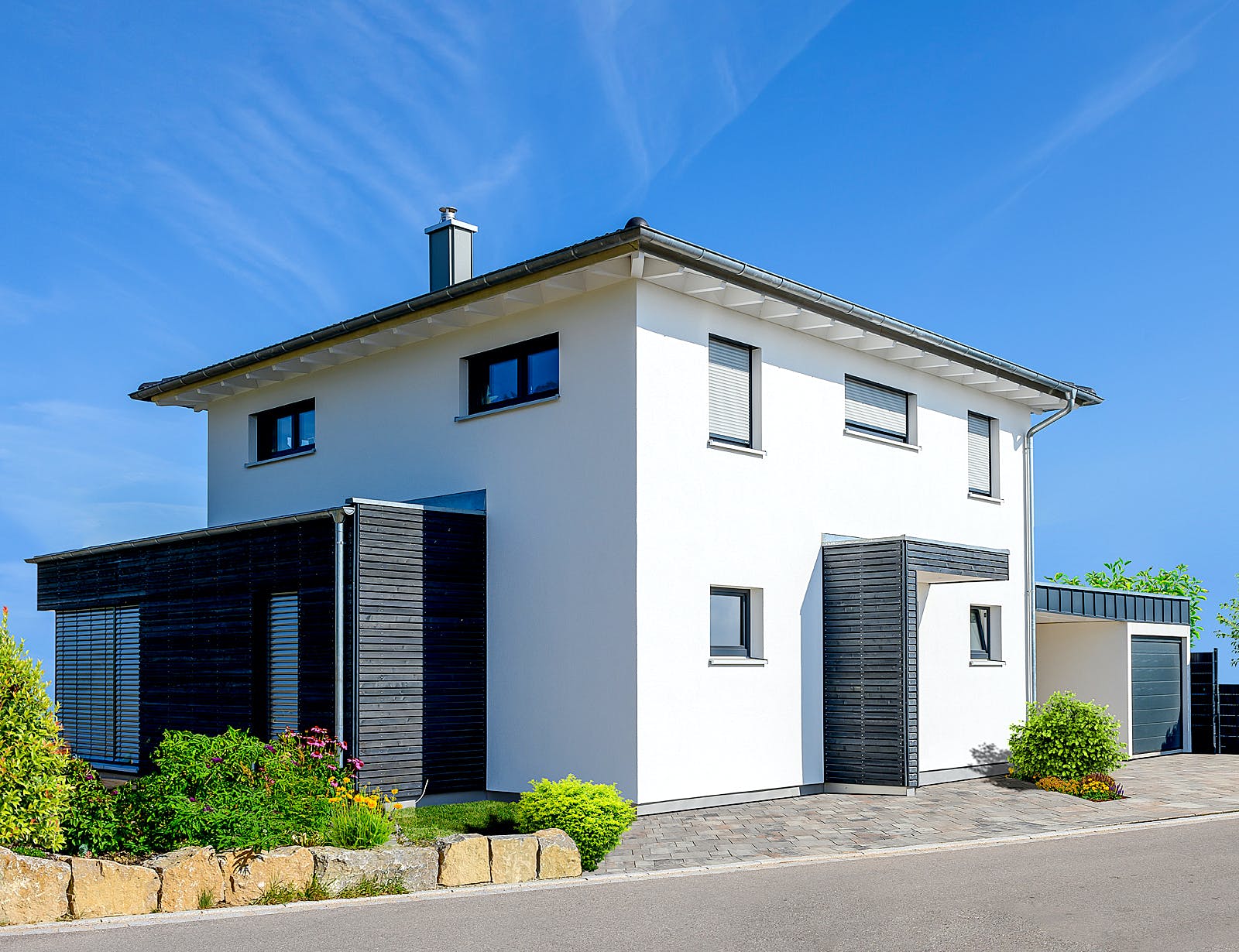 Fertighaus Einfamilienhaus mit Carport & Garage von Ziegler Haus Schlüsselfertig ab 250000€, Stadtvilla Außenansicht 1