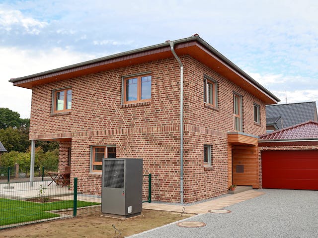 Fertighaus Stadvilla Klassisch von Zimmerer-Profibau Schlüsselfertig ab 570000€, Stadtvilla Außenansicht 1 Fertighaus Stadvilla Klassisch von Zimmerer-Profibau Schlüsselfertig ab 570000€, Stadtvilla Außenansicht 1